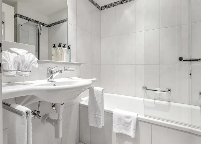 Blatter's & Bella Vista Hotel 4*